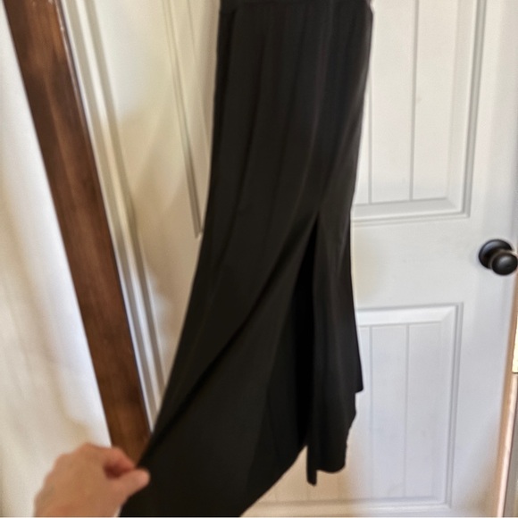 Viral Halara dress w slit. Medium - Picture 2 of 5